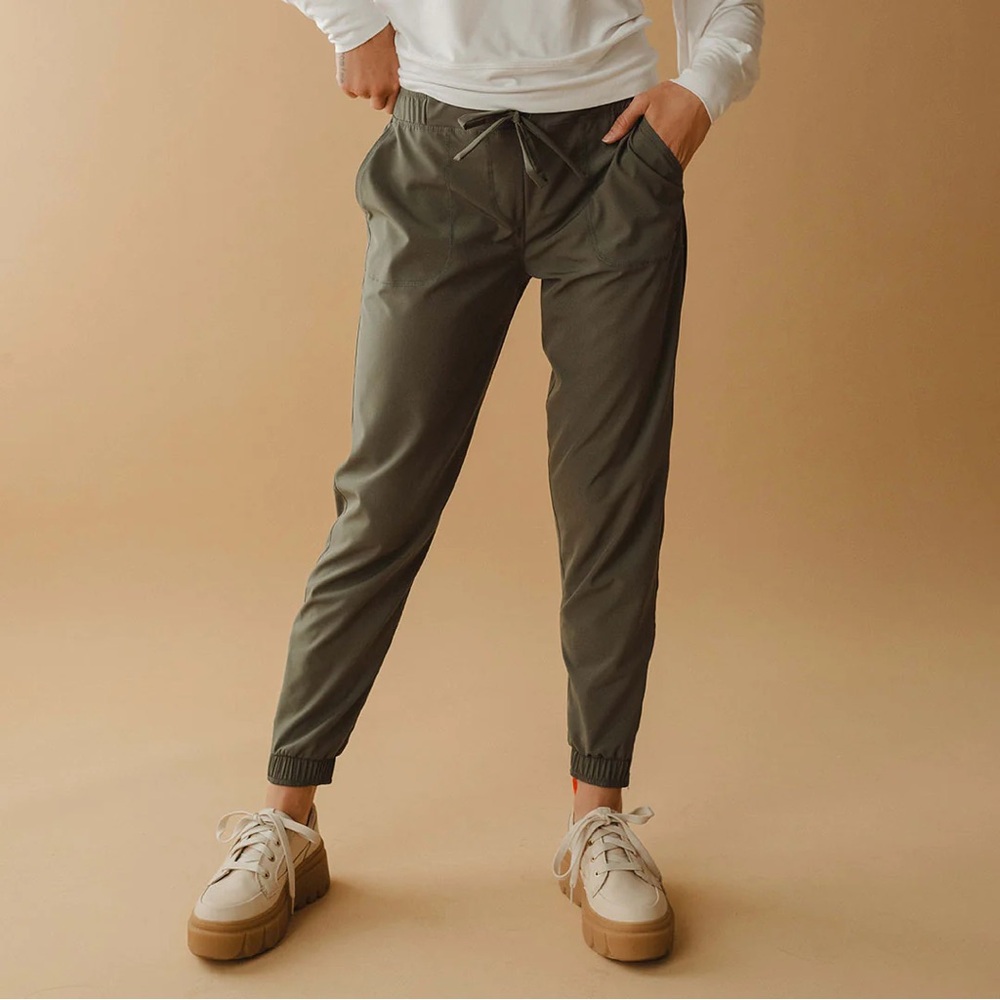 Albion// Olive Jetsetters (size s)